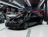 Lexus
              IS