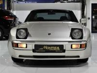 Porsche
              944