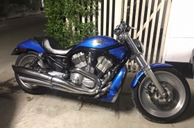 Harley-Davidson
              V-Rod