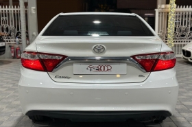Toyota
              Camry