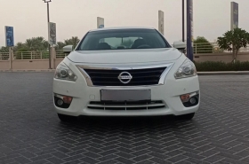Nissan
              Altima