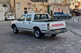 Nissan
              Navara