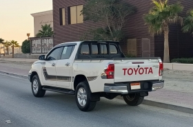 Toyota
              Hilux