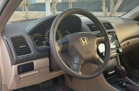 Honda
              Accord