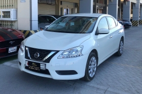 Nissan - Sentra SE