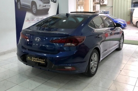 Hyundai
              Elantra
